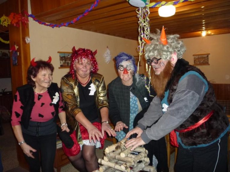 Volnočasové aktivity v Klubech důchodců statutárního města Frýdek-Místek úspěšně pokračují i v roce 2012