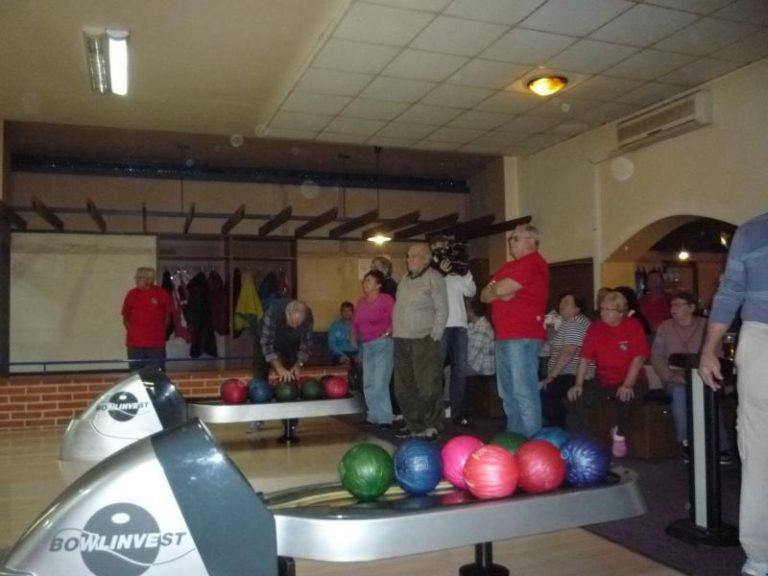 Kluby důchodců statutárního města Frýdek-Místek se i v roce 2012 zapojily do soutěže seniorů v bowlingu o putovní pohár senátorky Ing. Evy Richtrové