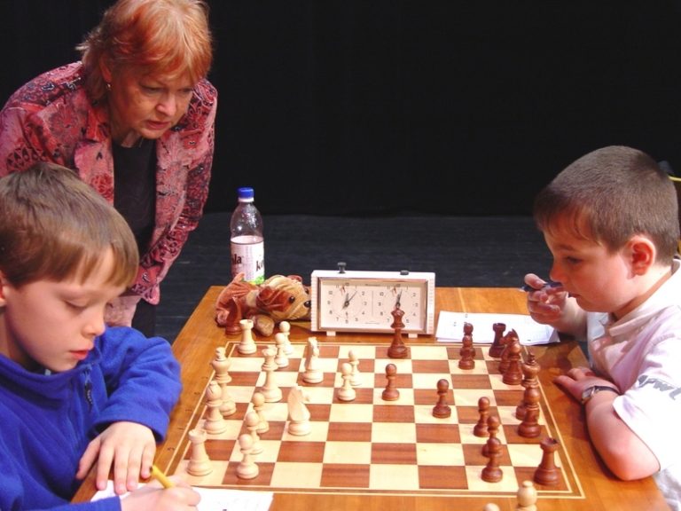 Starostka zahájila Turnaj šachových nadějí