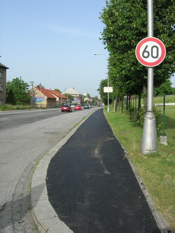 Opravený chodník na Příborské