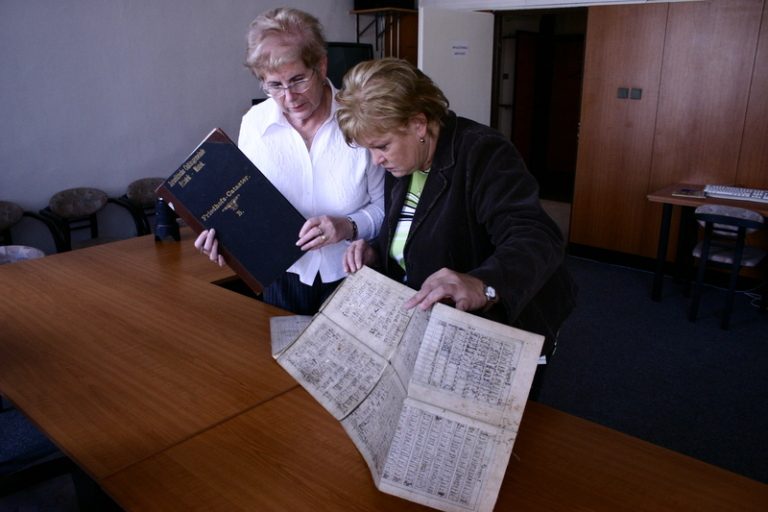 Město darovalo Židovské obci vzácné dokumenty